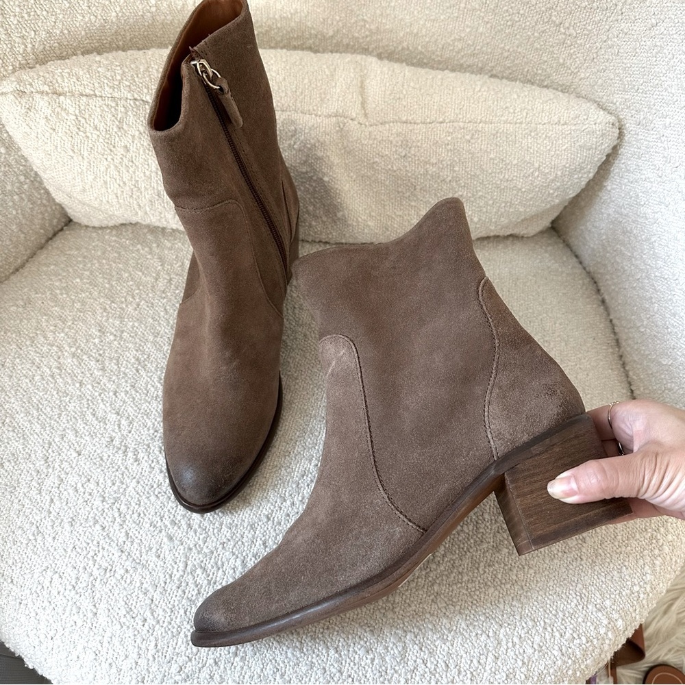 Steve Madden Shoes Leather Boots Pull On Ankle Bootie Taupe Suede Raiden